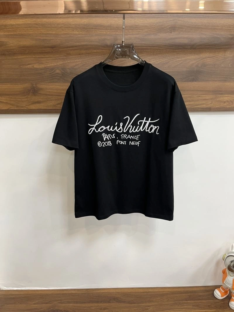 Compact Louis Vuitton T-Shirts 134232