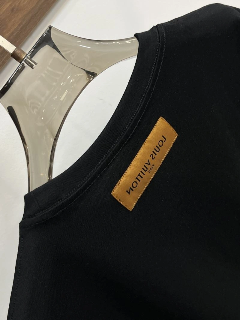 Compact Louis Vuitton T-Shirts 134232