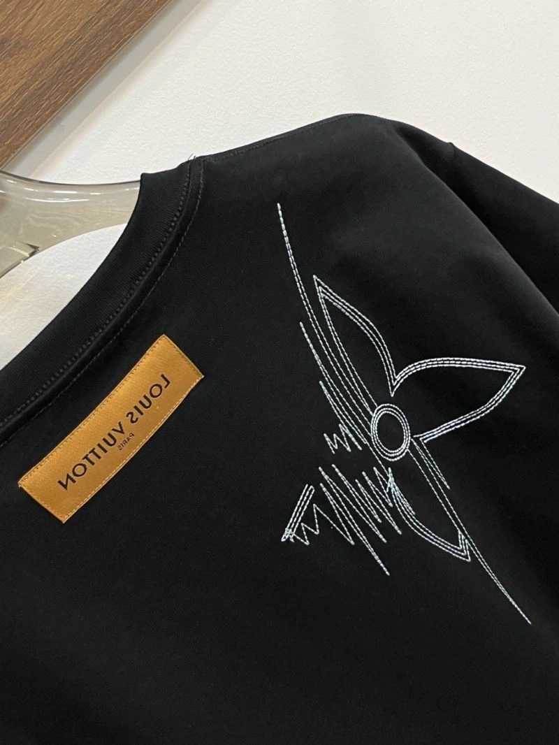 Seasonal Louis Vuitton T-Shirts 134238