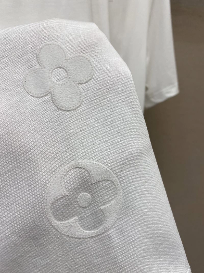 Louis Vuitton T-Shirts Breathable 134215