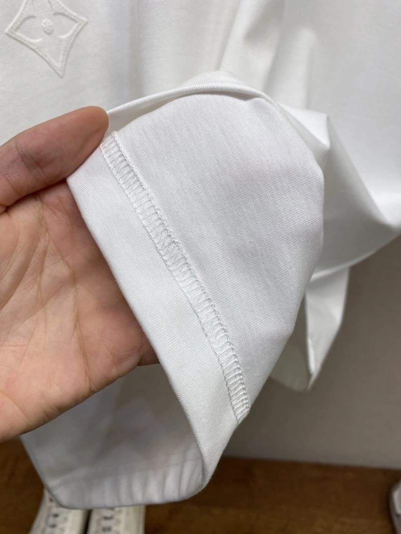 Louis Vuitton T-Shirts Breathable 134215