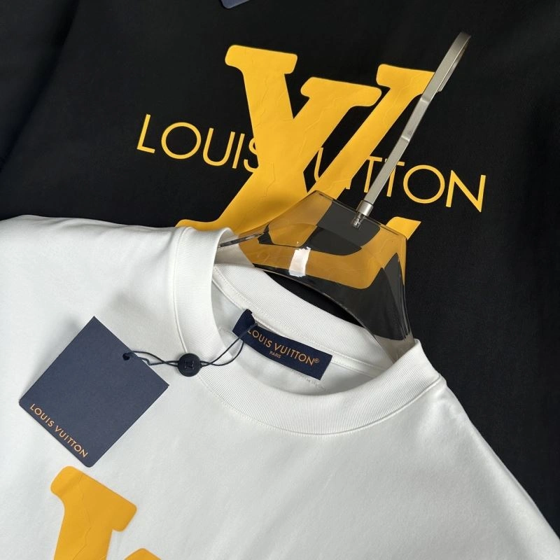 Fashionable Louis Vuitton T-Shirts 134207