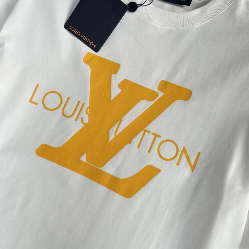 Fashionable Louis Vuitton T-Shirts 134207