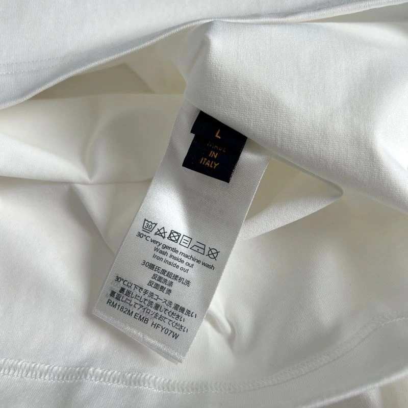 Fashionable Louis Vuitton T-Shirts 134207