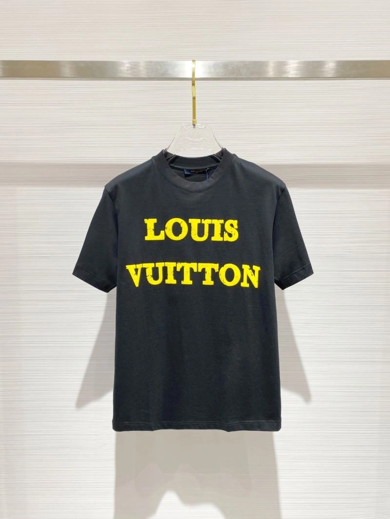 Louis Vuitton T-Shirts UrbanChic 134223