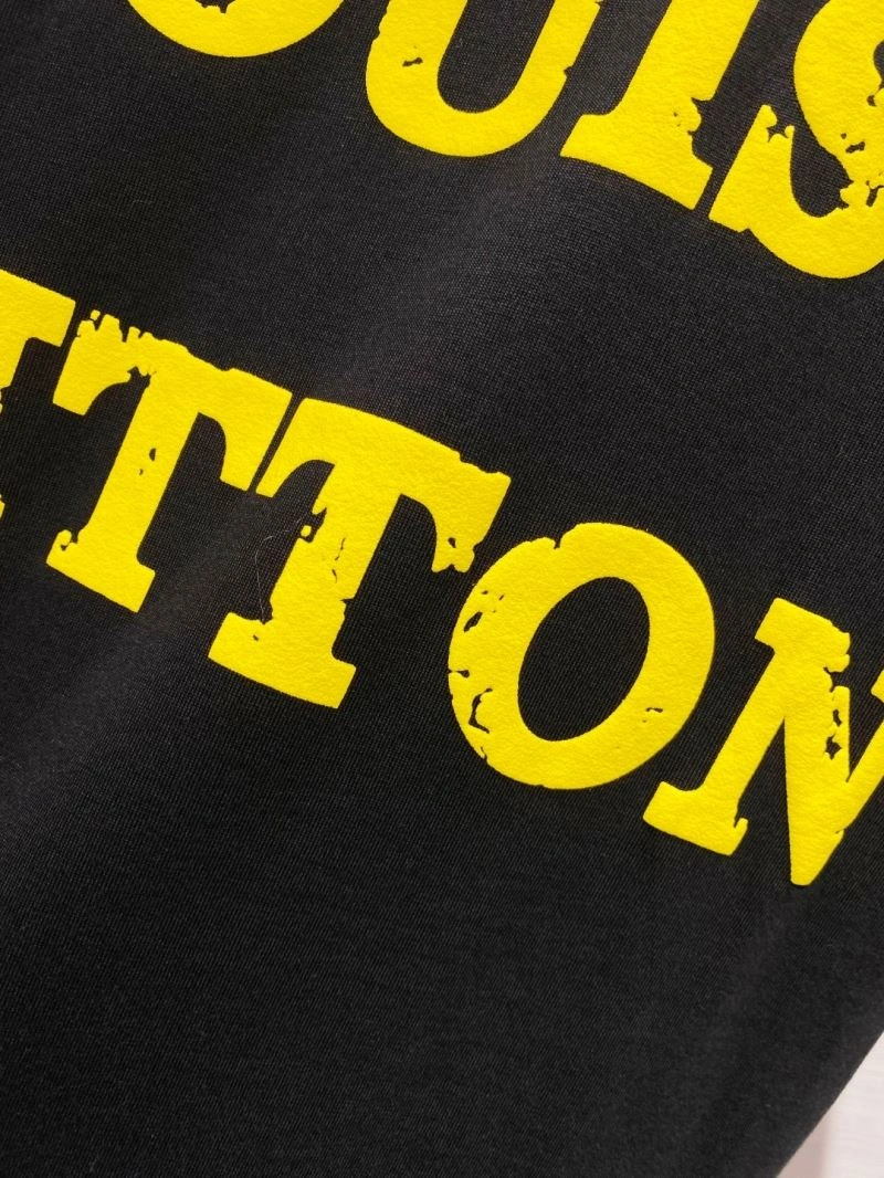 Louis Vuitton T-Shirts UrbanChic 134223