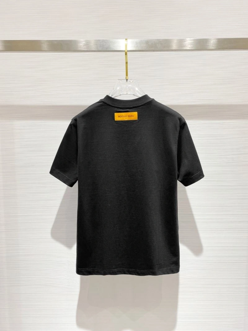Louis Vuitton T-Shirts UrbanChic 134223