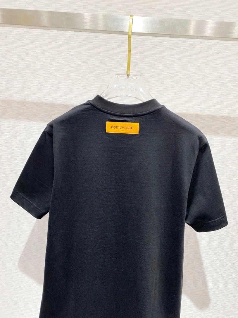 Louis Vuitton T-Shirts UrbanChic 134223