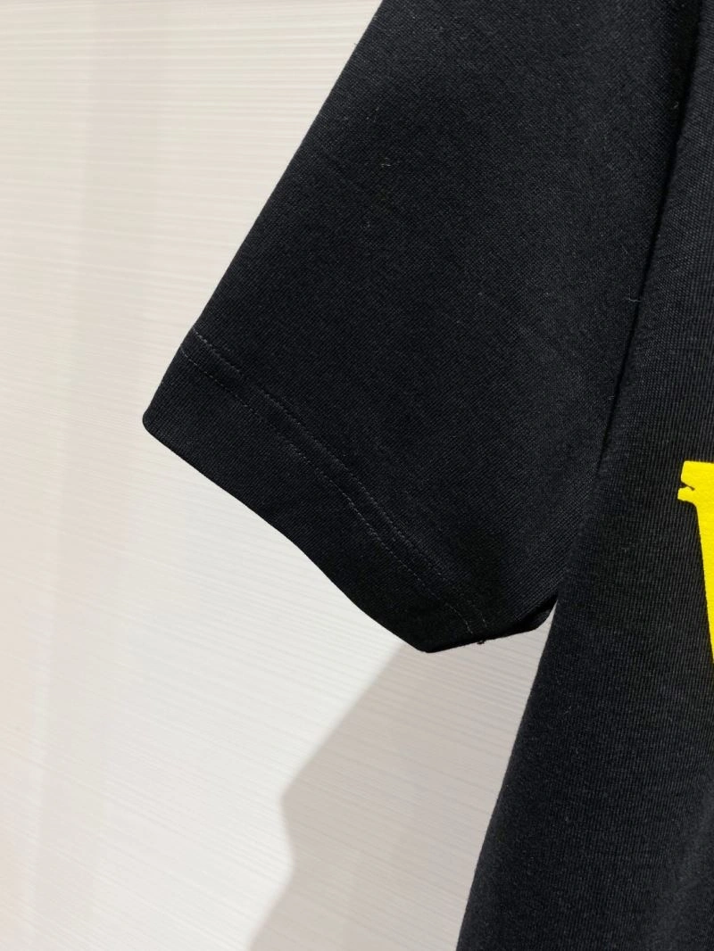 Louis Vuitton T-Shirts UrbanChic 134223