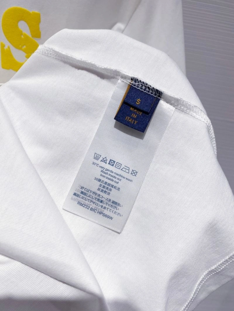 Premium Louis Vuitton T-Shirts 134228
