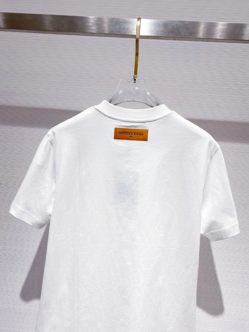 Premium Louis Vuitton T-Shirts 134228