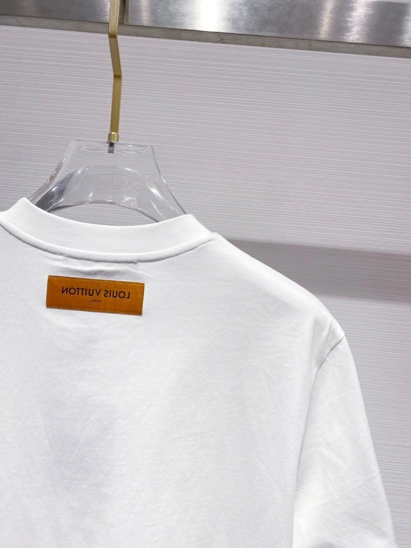 Premium Louis Vuitton T-Shirts 134228