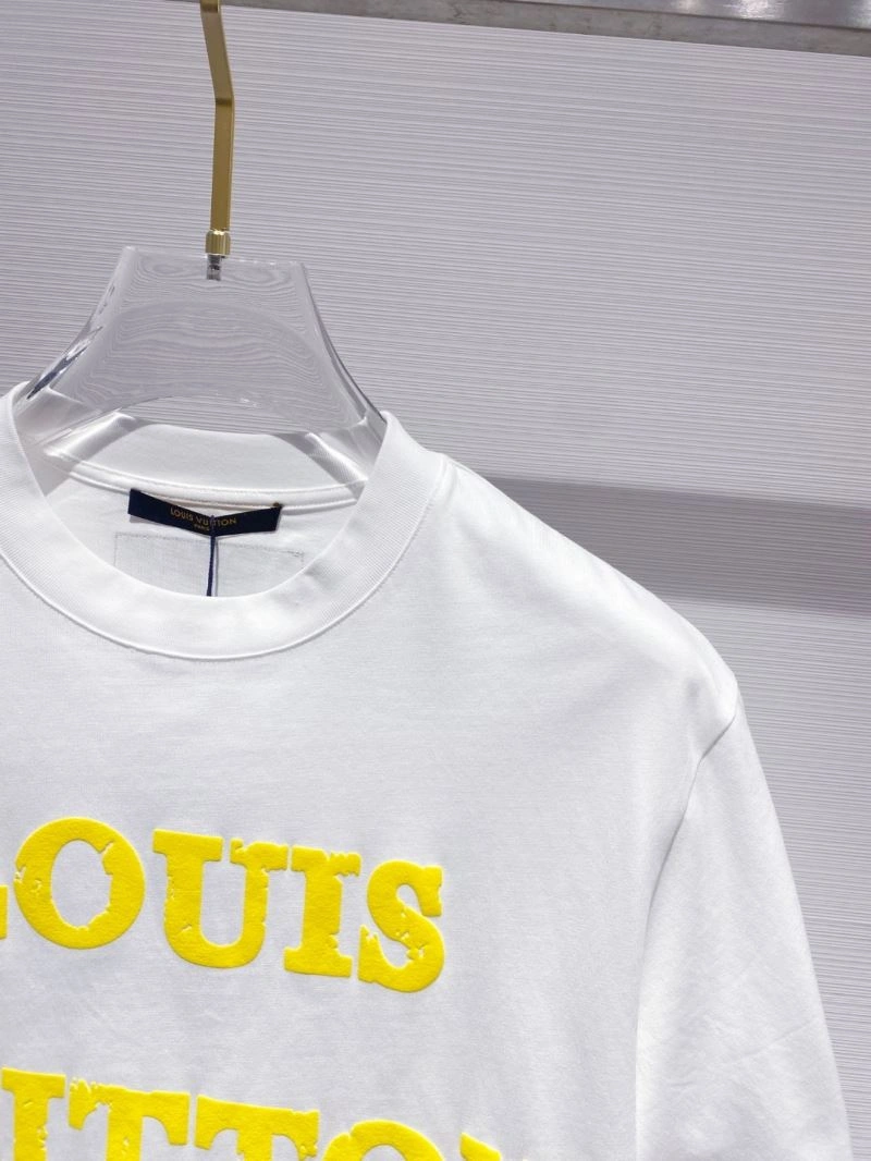 Premium Louis Vuitton T-Shirts 134228