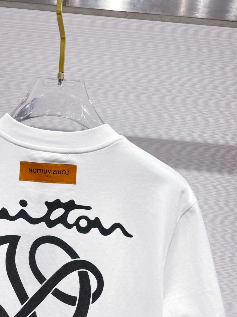 Louis Vuitton T-Shirts Elegant 134203