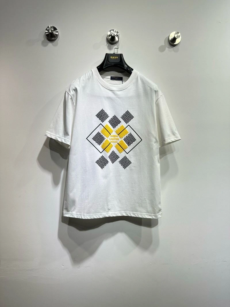 Louis Vuitton T-Shirts Neat 134196