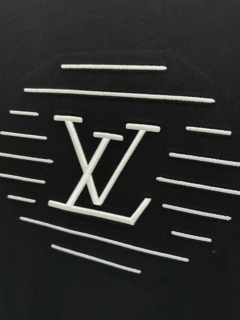 Tailored Louis Vuitton T-Shirts 134192