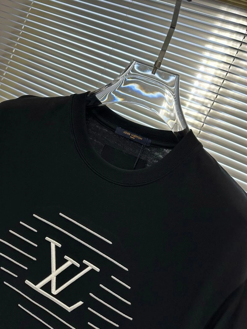Tailored Louis Vuitton T-Shirts 134192