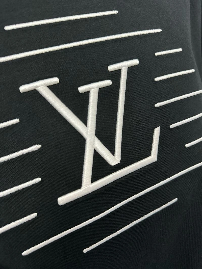Tailored Louis Vuitton T-Shirts 134192