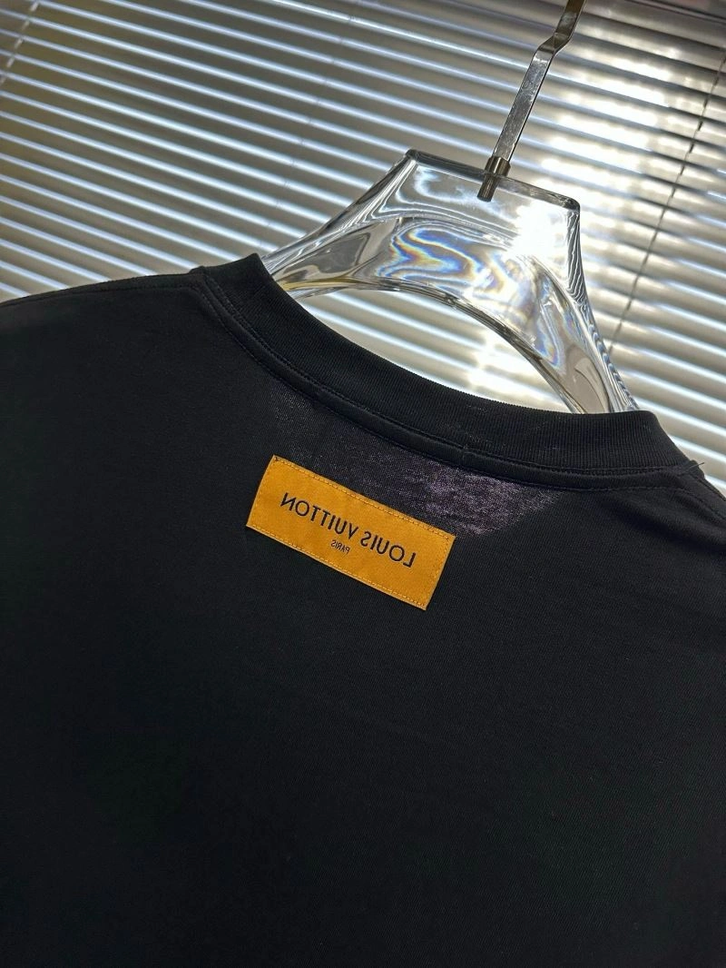 Tailored Louis Vuitton T-Shirts 134192