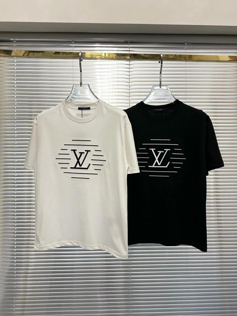 Tailored Louis Vuitton T-Shirts 134192