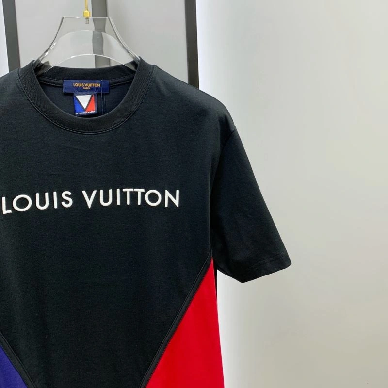 Vibrant Louis Vuitton T-Shirts 134200