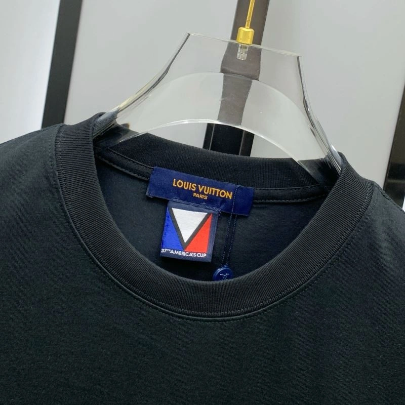 Vibrant Louis Vuitton T-Shirts 134200