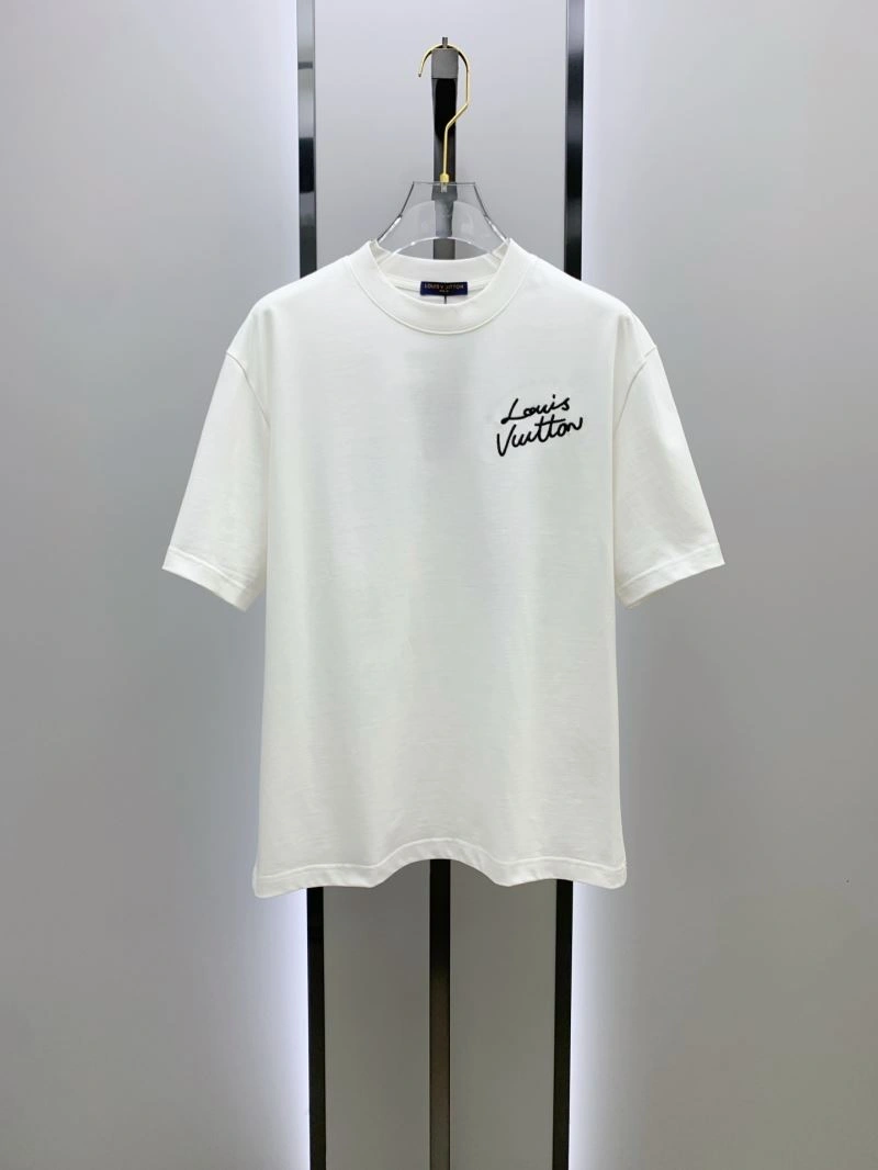 Versatile Louis Vuitton T-Shirts 134197
