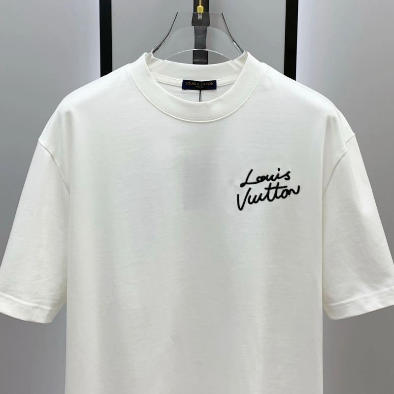 Versatile Louis Vuitton T-Shirts 134197