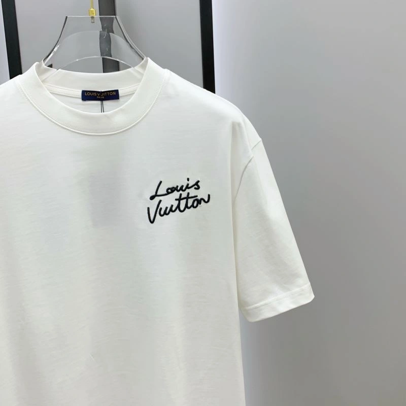 Versatile Louis Vuitton T-Shirts 134197