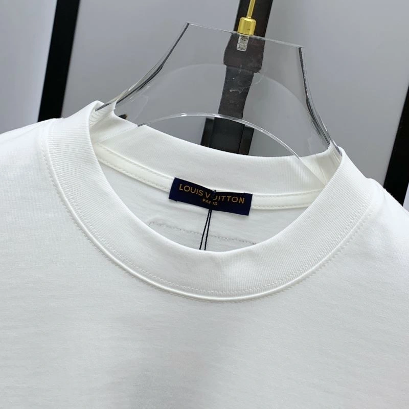 Versatile Louis Vuitton T-Shirts 134197