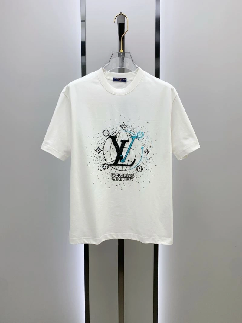 Sleek Louis Vuitton T-Shirts 134201