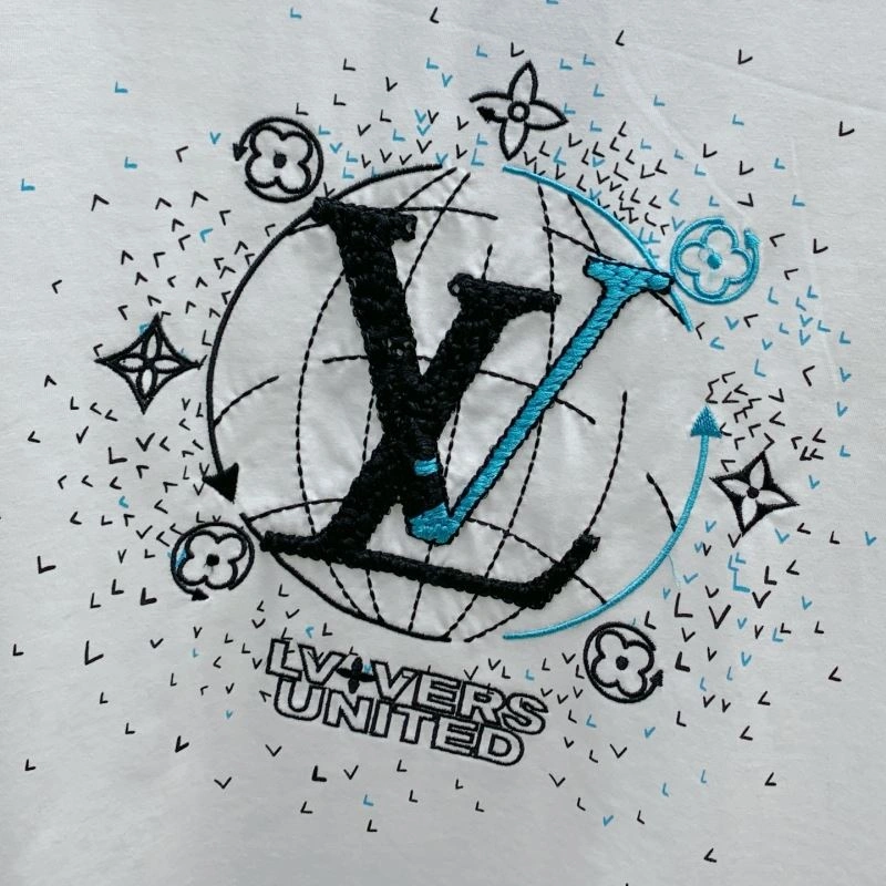 Sleek Louis Vuitton T-Shirts 134201