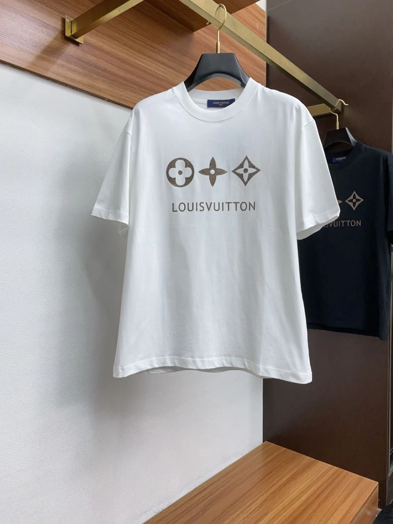Sustainable Louis Vuitton T-Shirts 134169