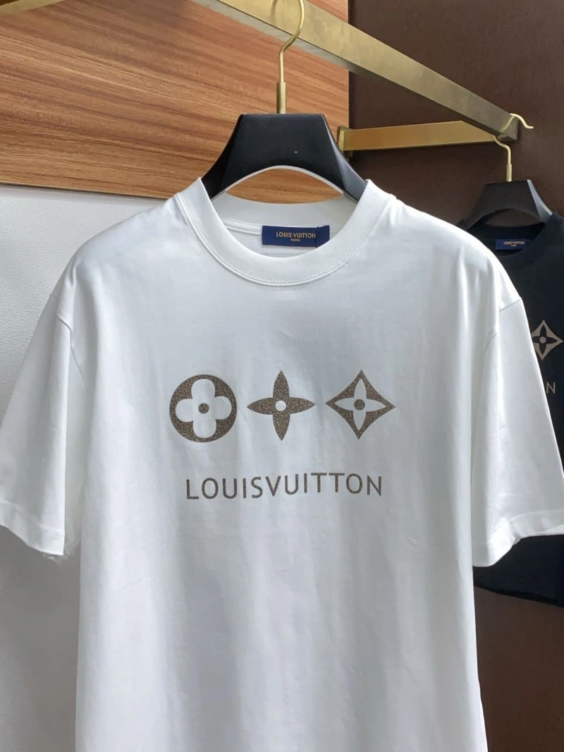 Sustainable Louis Vuitton T-Shirts 134169