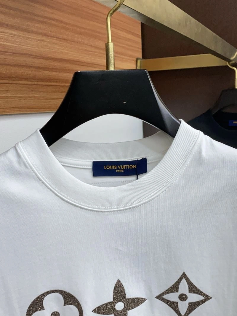 Sustainable Louis Vuitton T-Shirts 134169