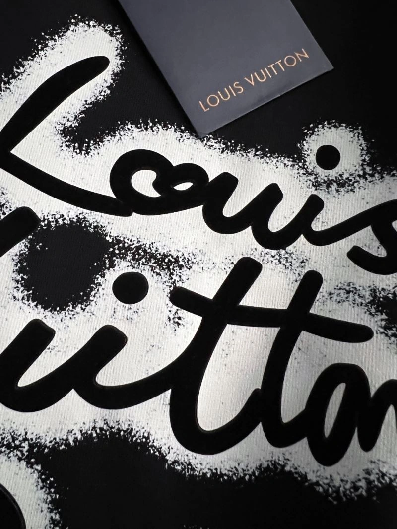 Louis Vuitton T-Shirts Trendsetting 134173