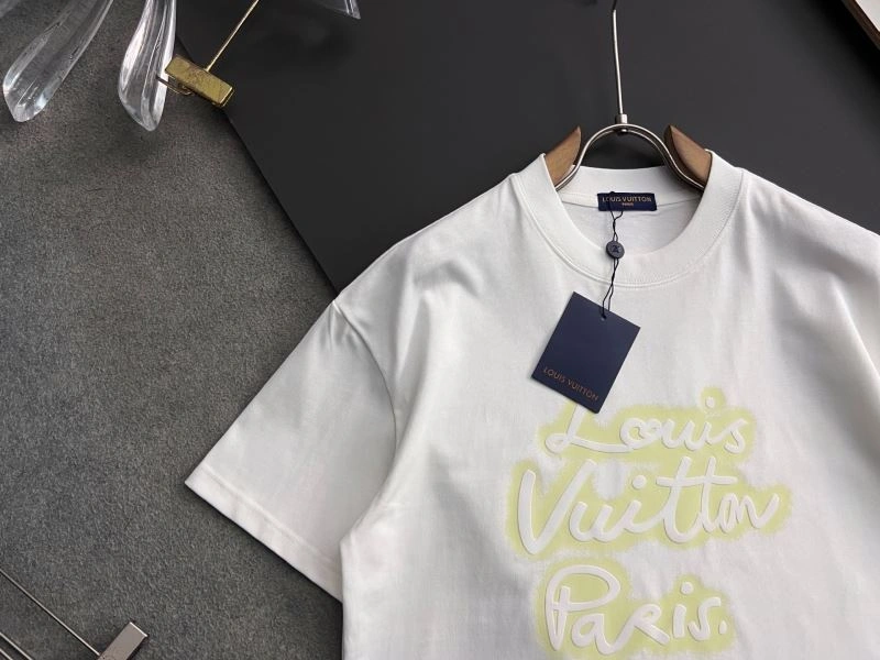 Sustainable Louis Vuitton T-Shirts 134174