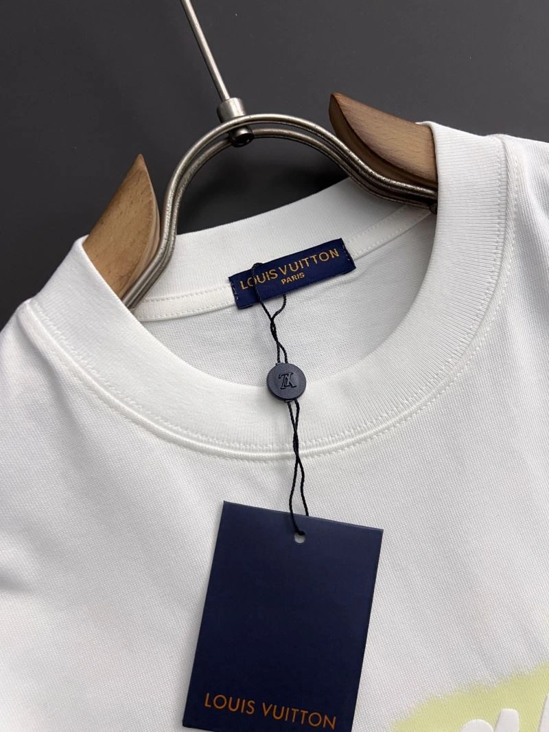 Sustainable Louis Vuitton T-Shirts 134174