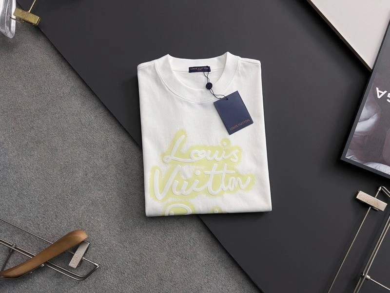 Sustainable Louis Vuitton T-Shirts 134174