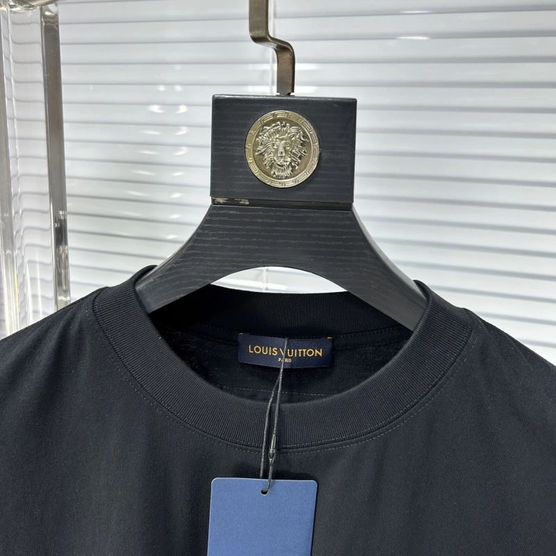 Chic Louis Vuitton T-Shirts 134182