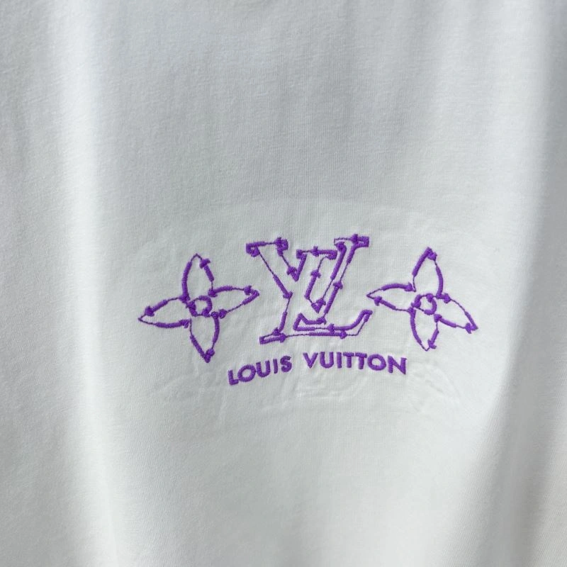 Snug Louis Vuitton T-Shirts 134168