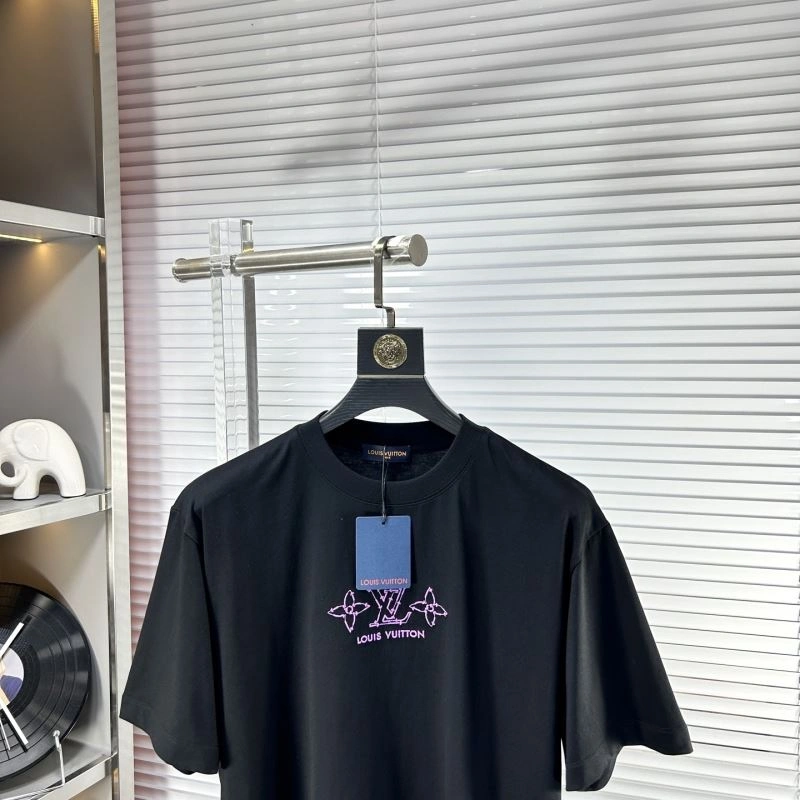 Louis Vuitton T-Shirts MultiPurpose 134166