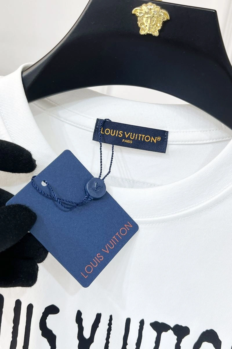 Louis Vuitton T-Shirts Casual 134161