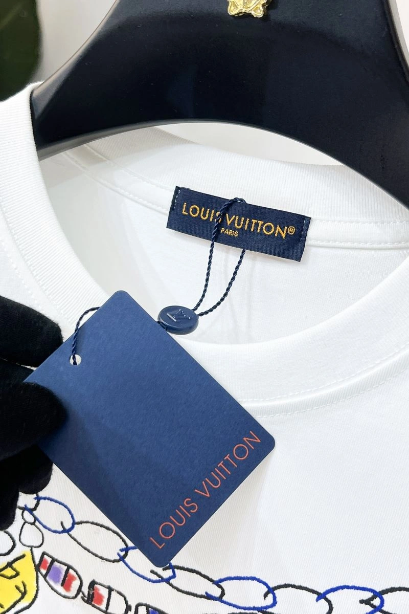 WellDesigned Louis Vuitton T-Shirts 134162