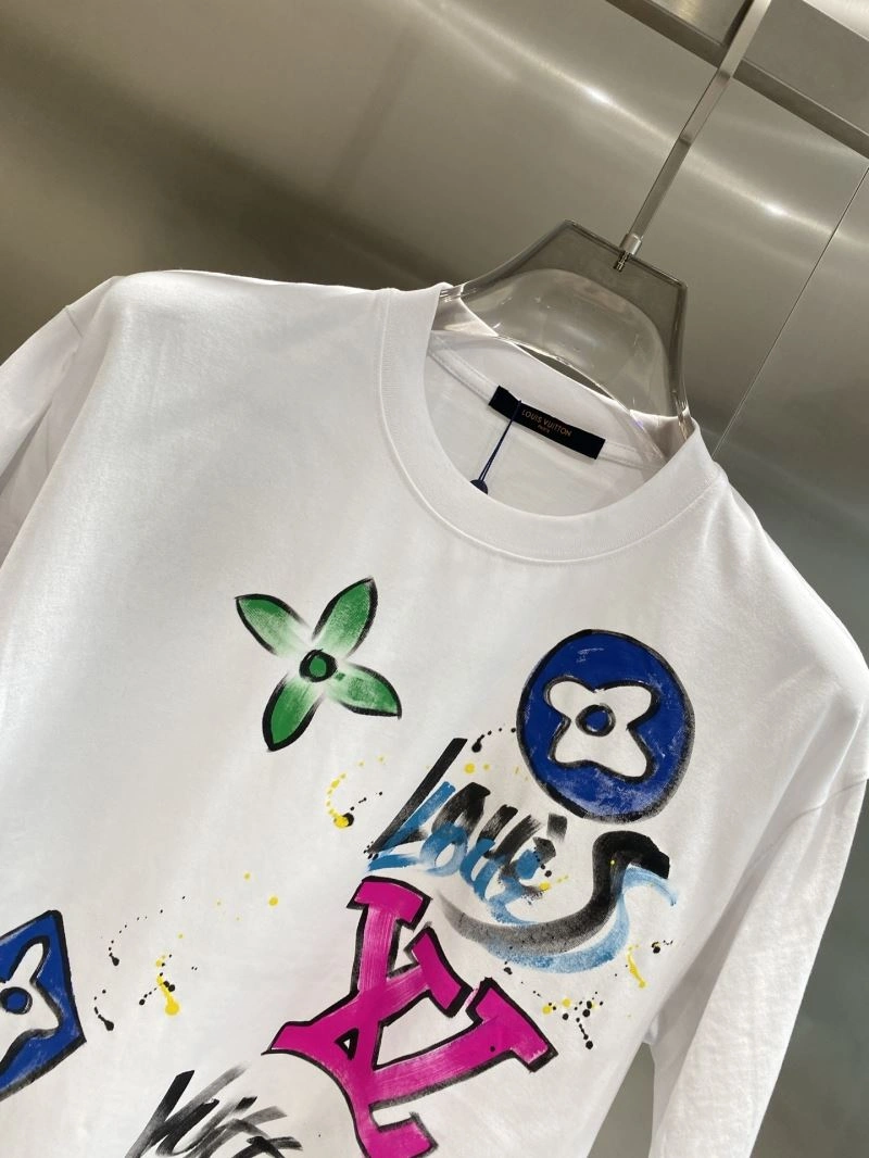 Tailored Louis Vuitton T-Shirts 134130