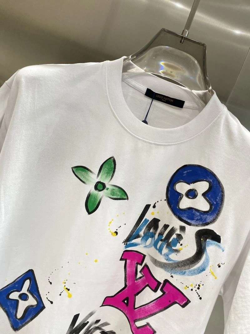 Tailored Louis Vuitton T-Shirts 134130