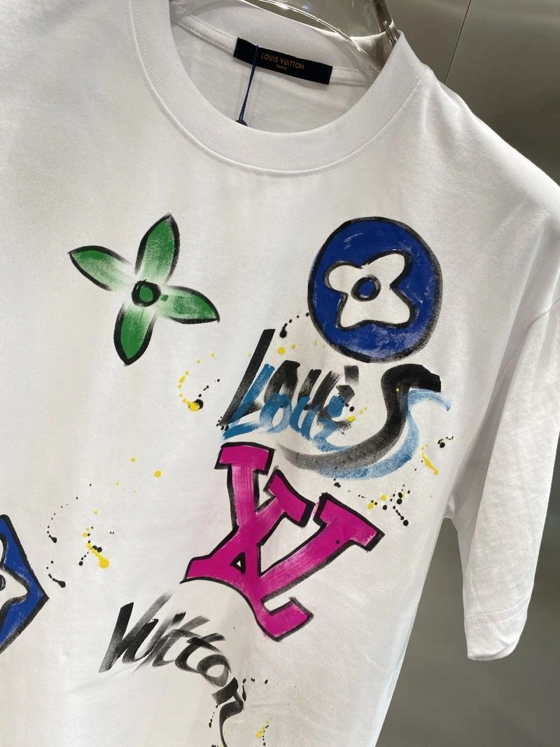Tailored Louis Vuitton T-Shirts 134130