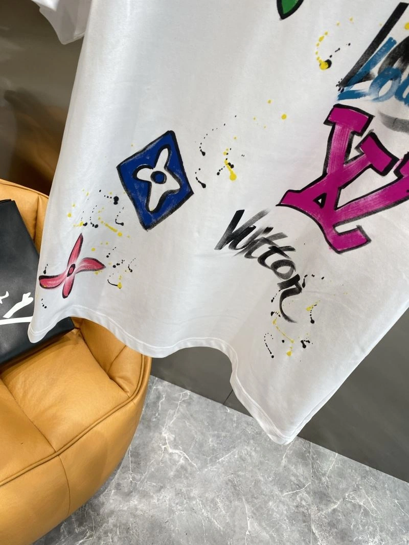 Tailored Louis Vuitton T-Shirts 134130