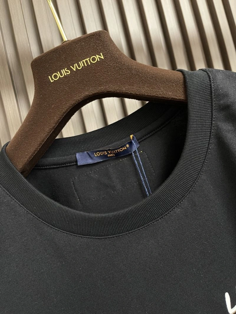 Classic Louis Vuitton T-Shirts 134156
