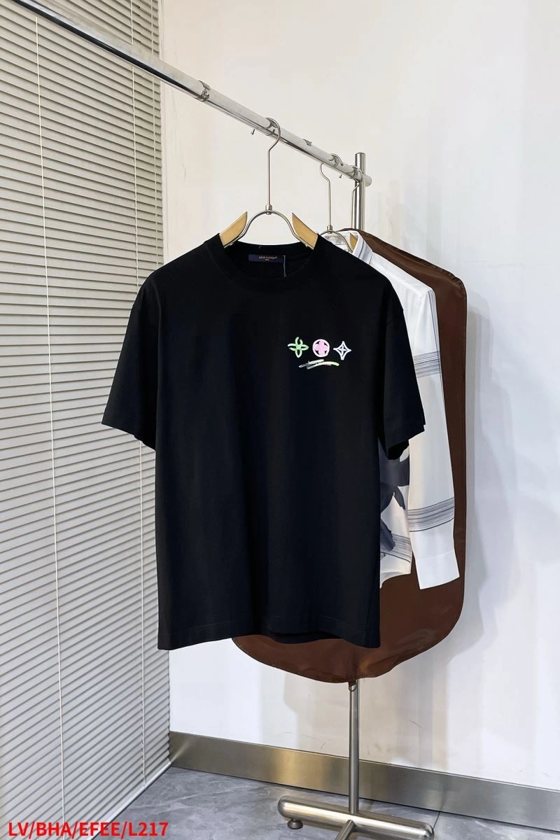 Louis Vuitton T-Shirts AllSeason 134133